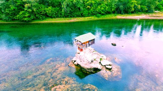 Kućica na Drini